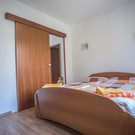Apartman Marenic Cres Zewnętrze zdjęcie